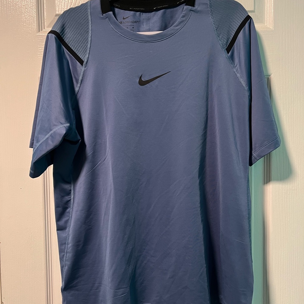 Nike AREOADAPT Men’s size XLarge
